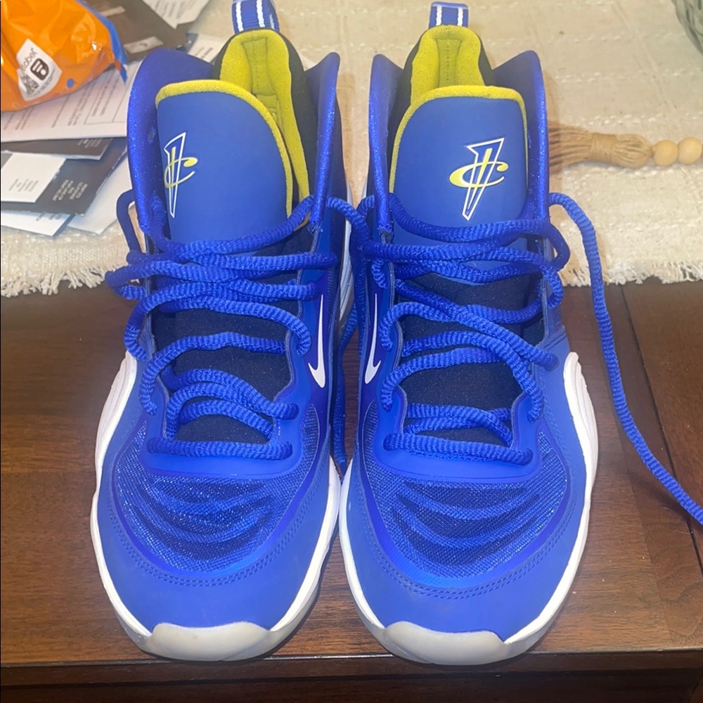 Nike men’s AIR PENNY 5 'BLUE CHIPS'
Size 8